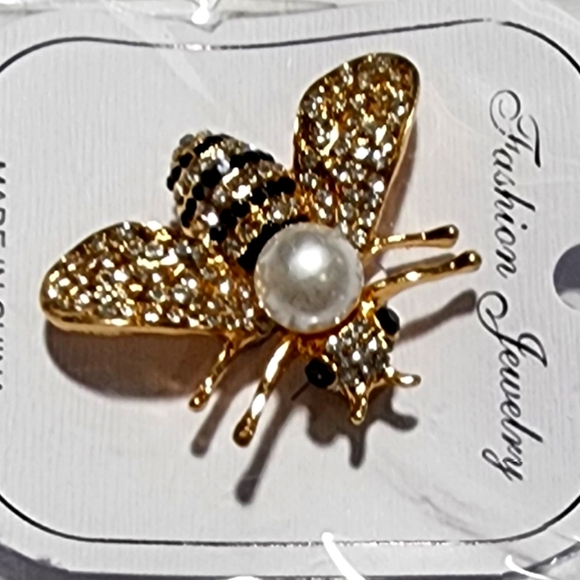 Bee Brooch - Picture 1 of 2